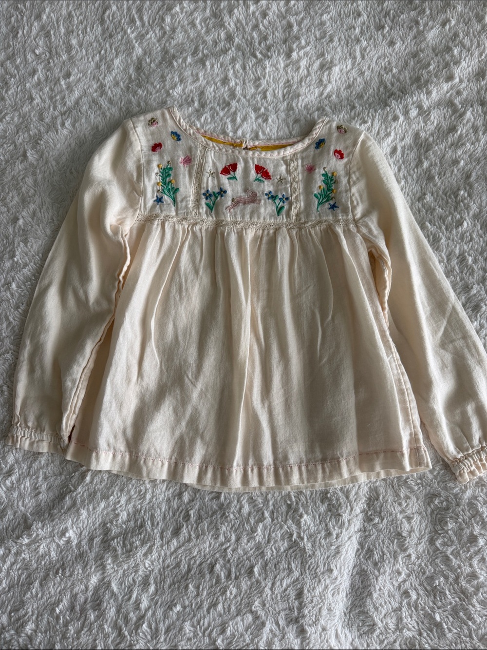 Mini Boden girls size 5-6 cream woven long sleeve shirt embroidered bunny flower